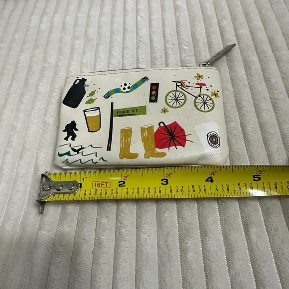 Starbucks Seattle,Wa branded coin purse w/zipper. Cute - it holds cards and key. - Picture 5 of 6